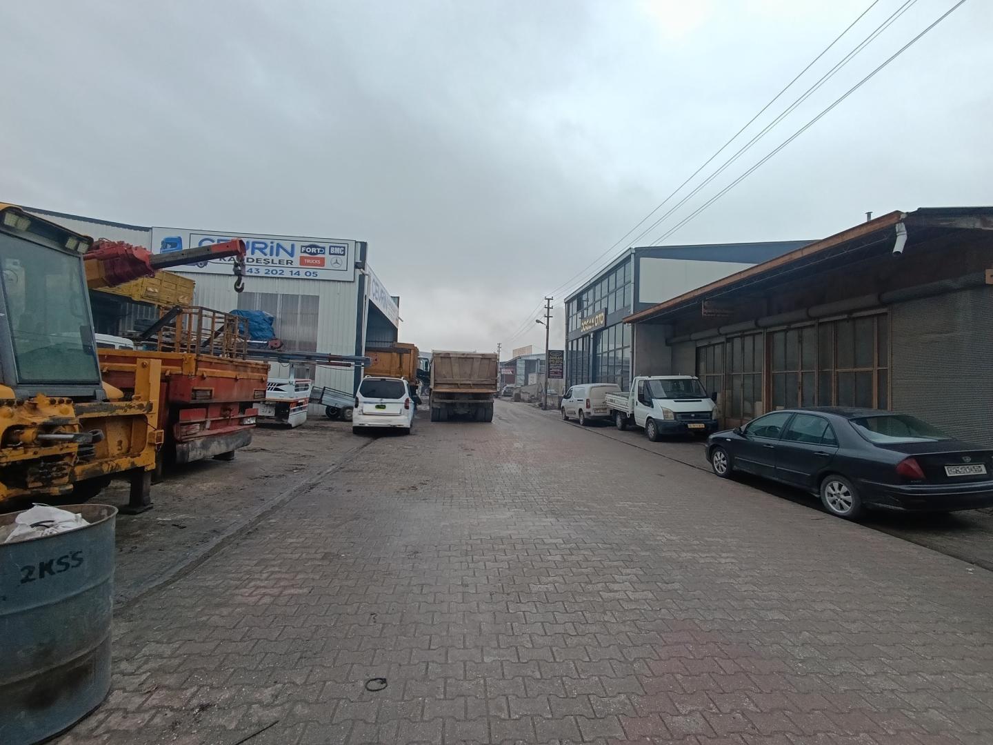 PLAZA'DAN 2. KÜÇÜK SANAYİ'DE 5. ADA 1. BLOK'DA SATILIK İŞYERİ - Resim 23