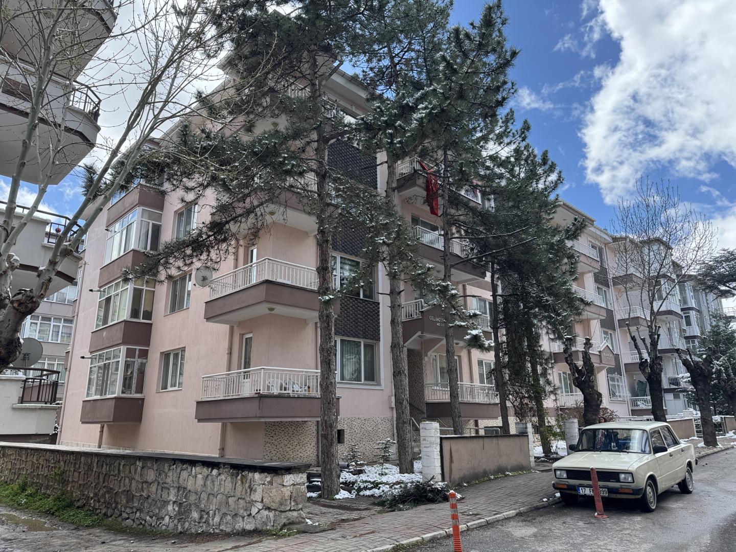 Plaza'dan Şehrin Örnek Mahallesi Örnekevlerde 3+1 Fırsat Daire - Resim 3