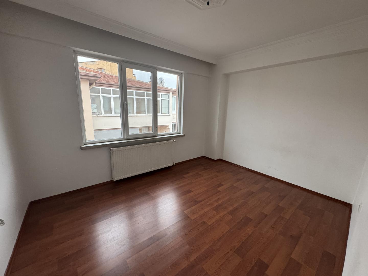 Plaza'dan Şehrin Örnek Mahallesi Örnekevlerde 3+1 Fırsat Daire - Resim 12