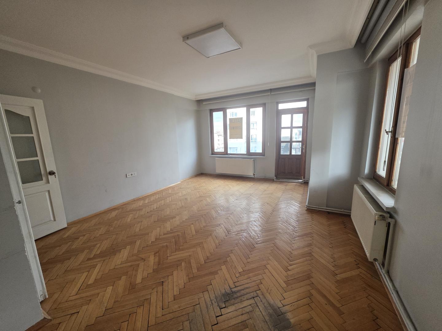 Plaza'dan Yeşilyol'da AraKat Otoparklı Asansörlü Daire Ofis - Resim 12