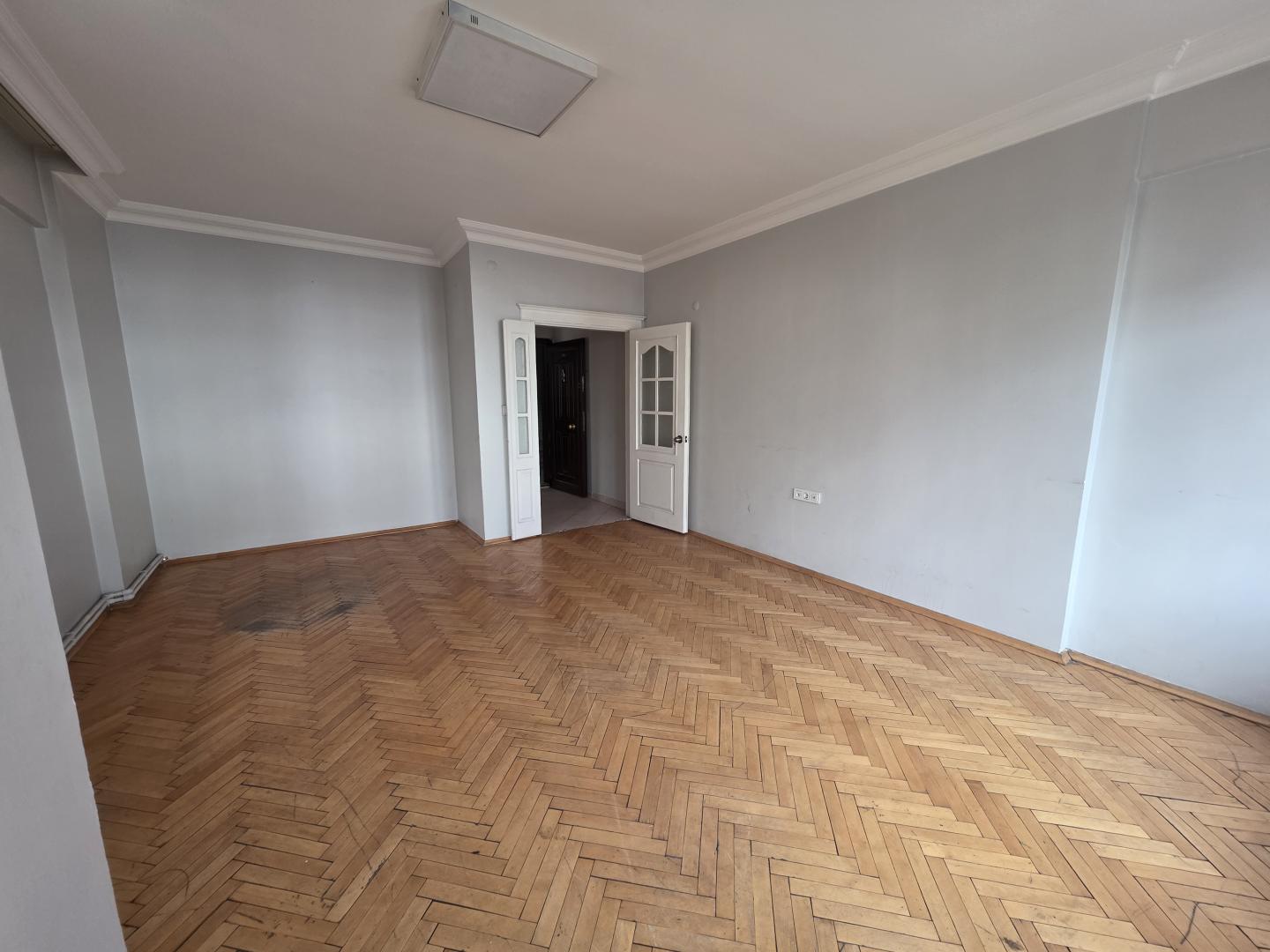 Plaza'dan Yeşilyol'da AraKat Otoparklı Asansörlü Daire Ofis - Resim 13