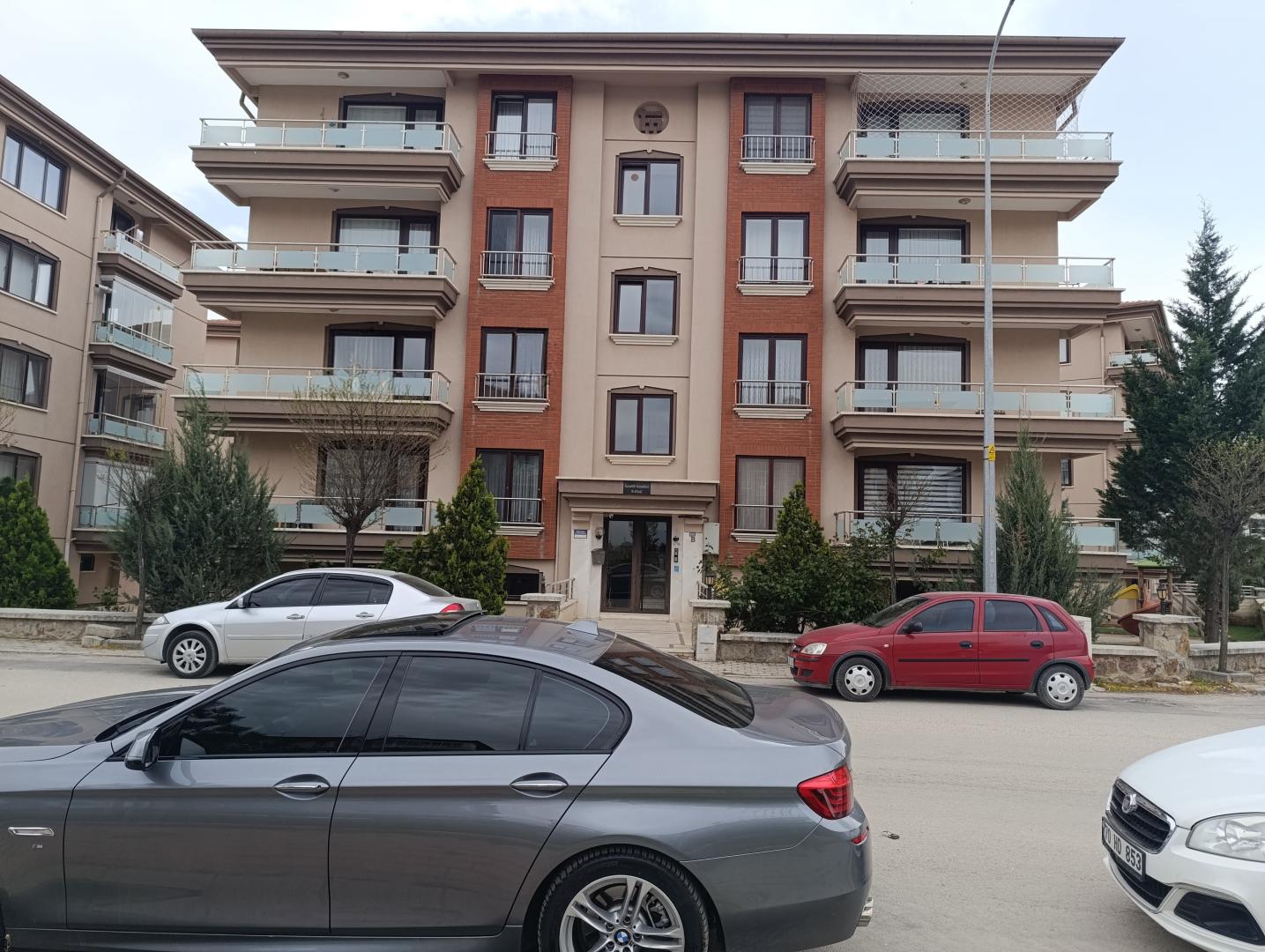 PLAZA'DAN SELÇUKLU MAH.'DE KANDİLLİ KONAKLARINDA 3+1 ARAKAT SATILIK DAİRE