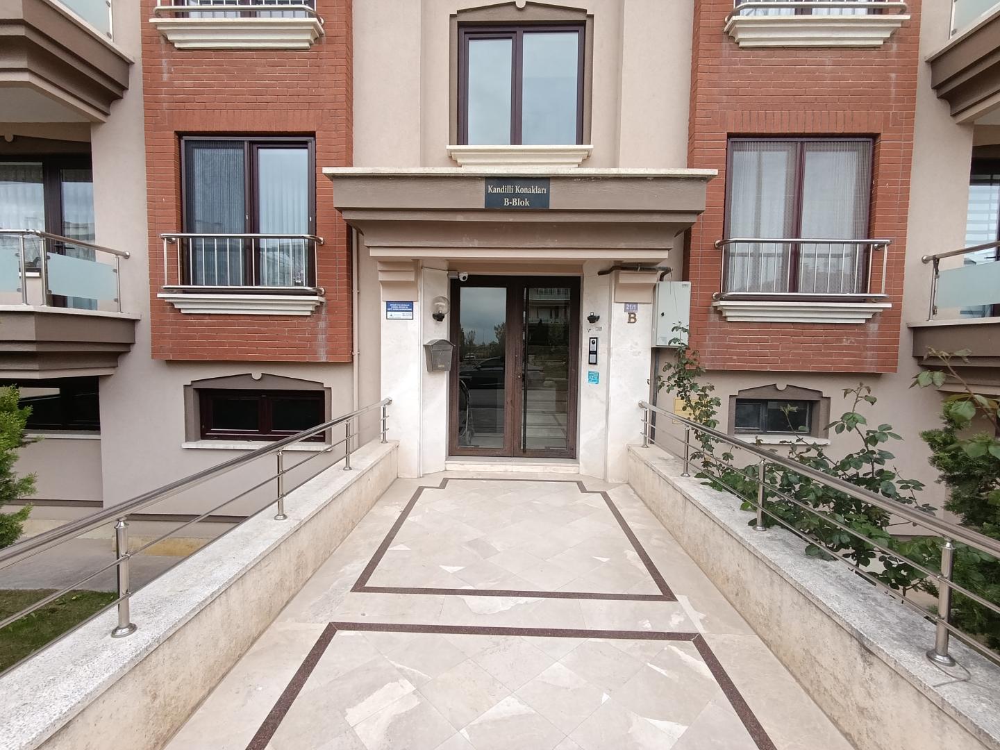 PLAZA'DAN SELÇUKLU MAH.'DE KANDİLLİ KONAKLARINDA 3+1 ARAKAT SATILIK DAİRE - Resim 3