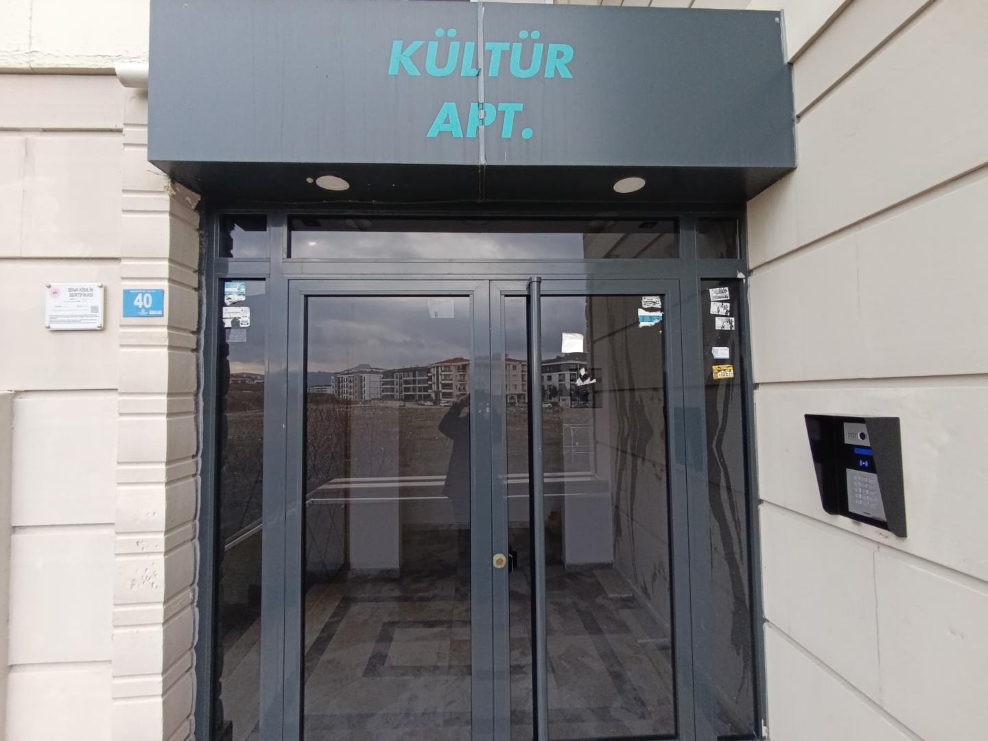 PLAZA'DAN SELÇUKLU'DA 2+1 ARAKAT YERDEN ISITMALI KİRALIK DAİRE - Resim 8