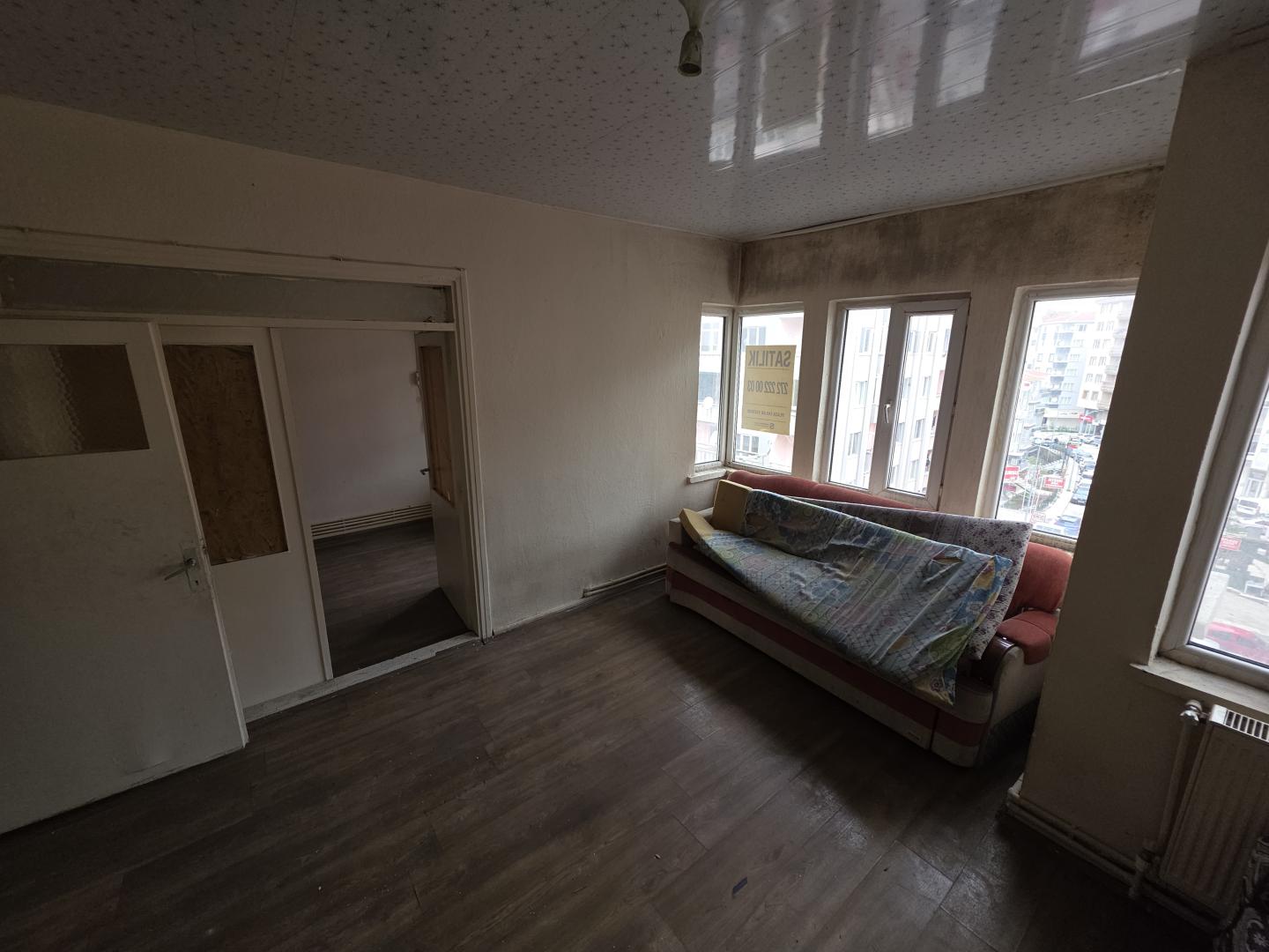 Plaza'dan Ambaryolunda Cadde Cepheli AraKat Fırsat Daire - Resim 12