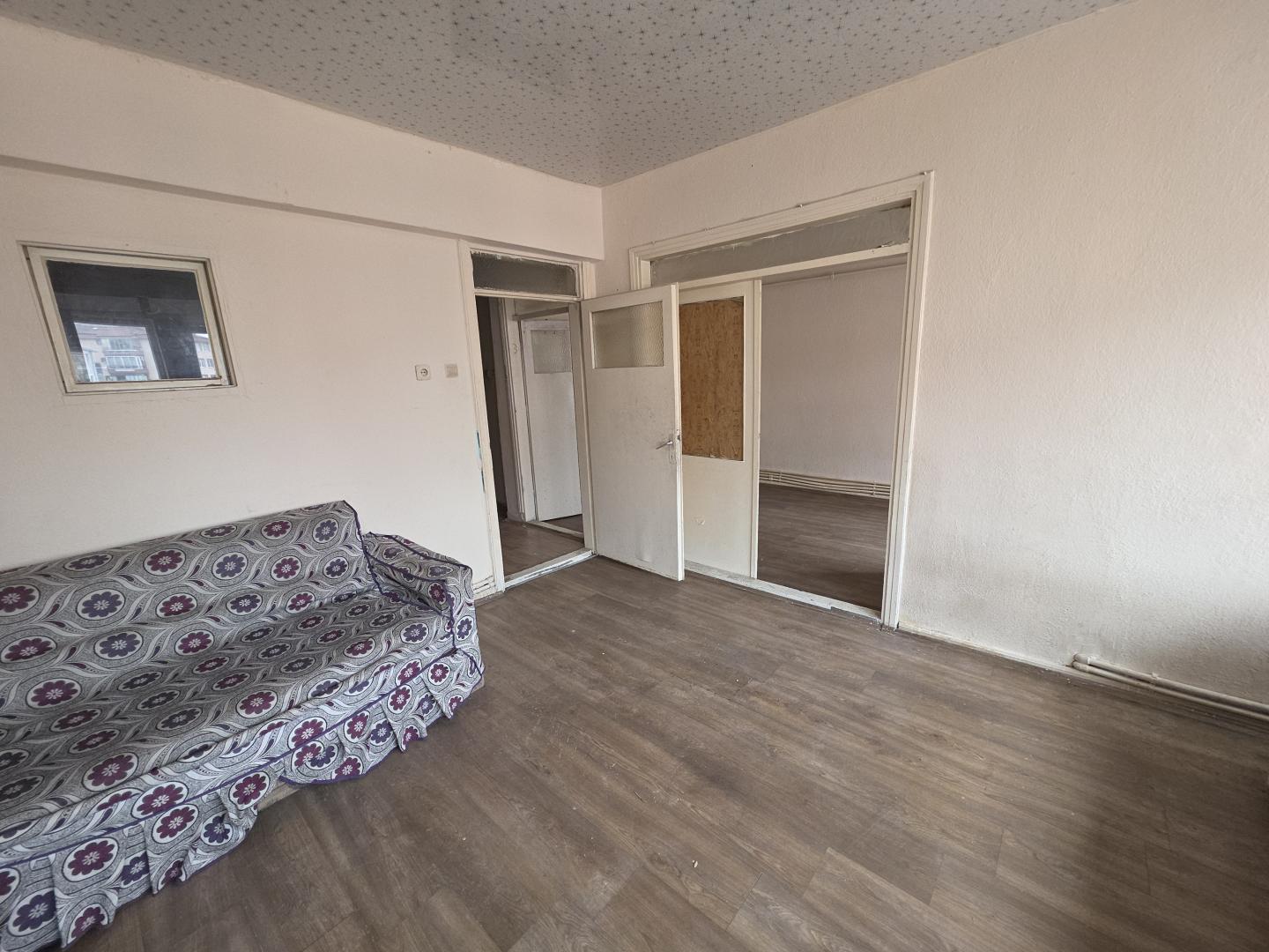 Plaza'dan Ambaryolunda Cadde Cepheli AraKat Fırsat Daire - Resim 14