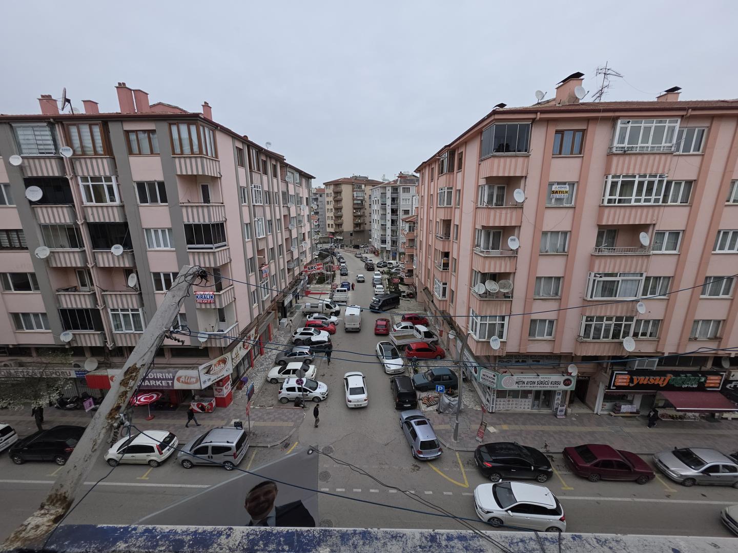 Plaza'dan Ambaryolunda Cadde Cepheli AraKat Fırsat Daire - Resim 18