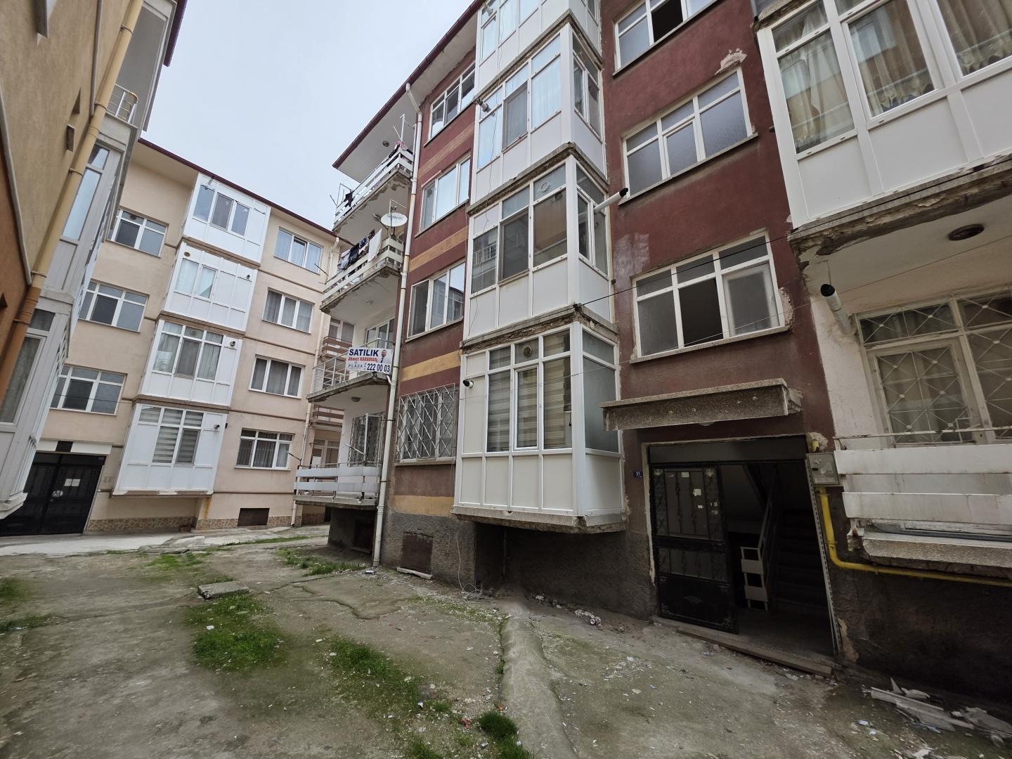  Plaza'dan Cumhuriyet'te Full Tadilatlı AraKat Fırsat Daire