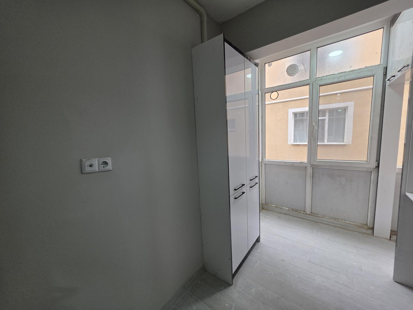  Plaza'dan Cumhuriyet'te Full Tadilatlı AraKat Fırsat Daire - Resim 12