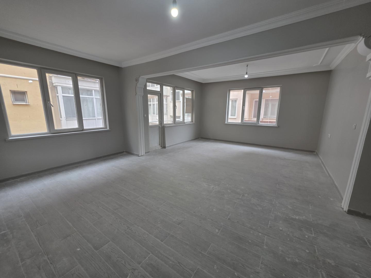  Plaza'dan Cumhuriyet'te Full Tadilatlı AraKat Fırsat Daire - Resim 14