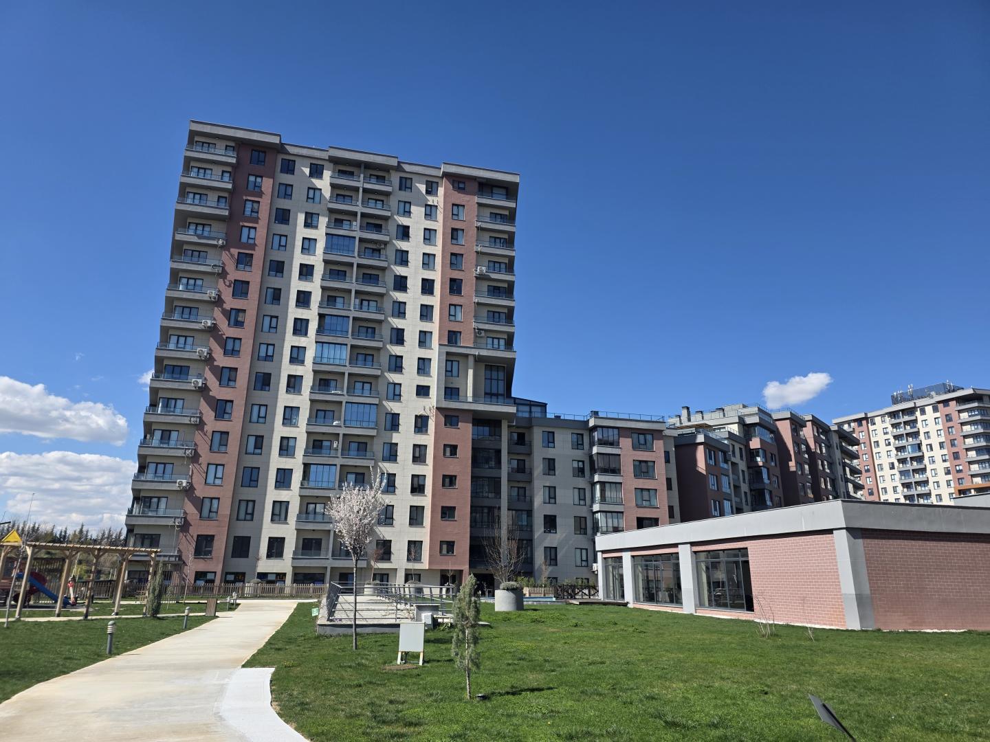 Plaza Emlak'tan Şehrin Gözde Projesi Trio Vista'da Satılık Fırsat Daire - Resim 3