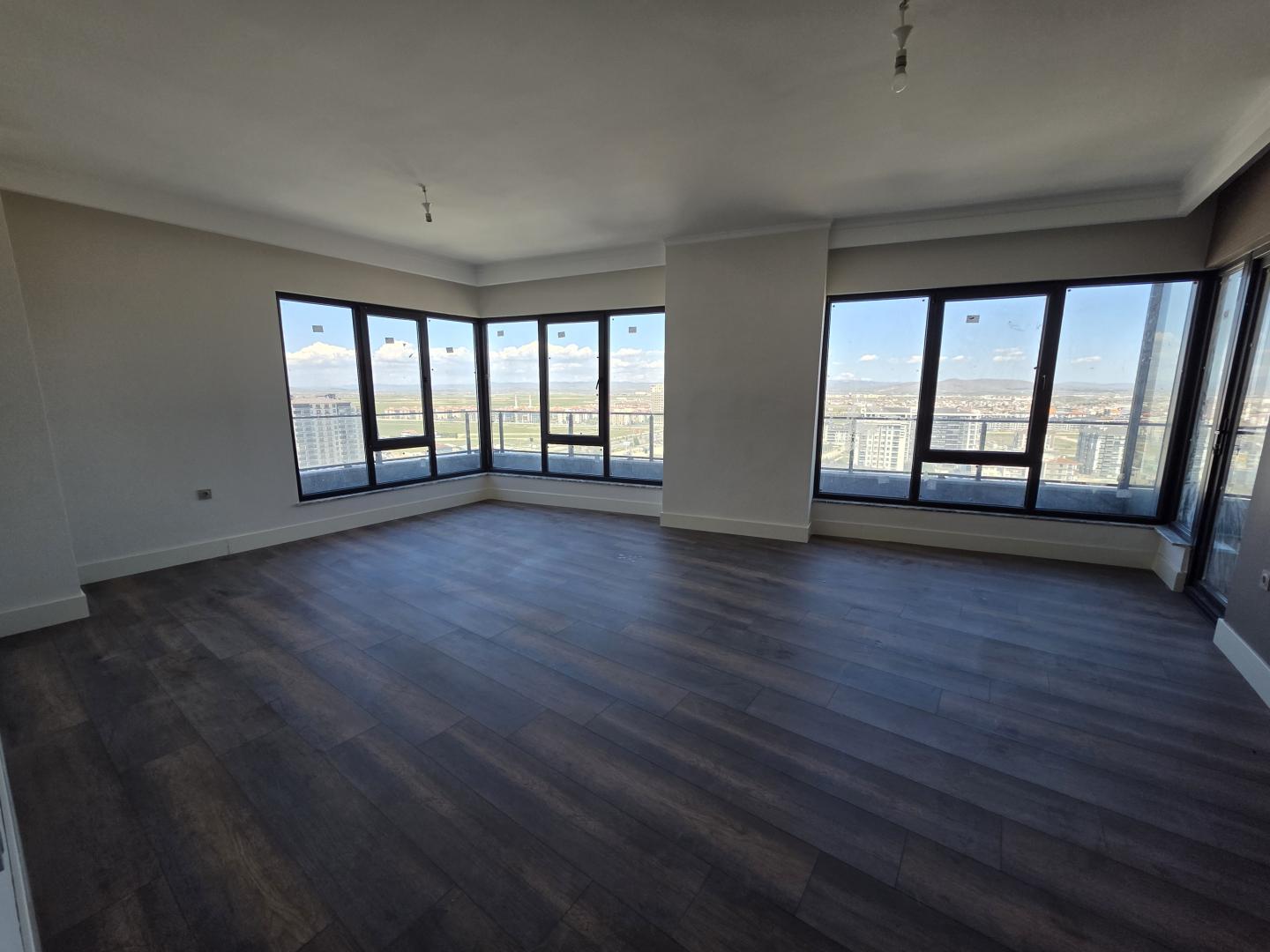 Plaza Emlak'tan Şehrin Gözde Projesi Trio Vista'da Satılık Fırsat Daire - Resim 13