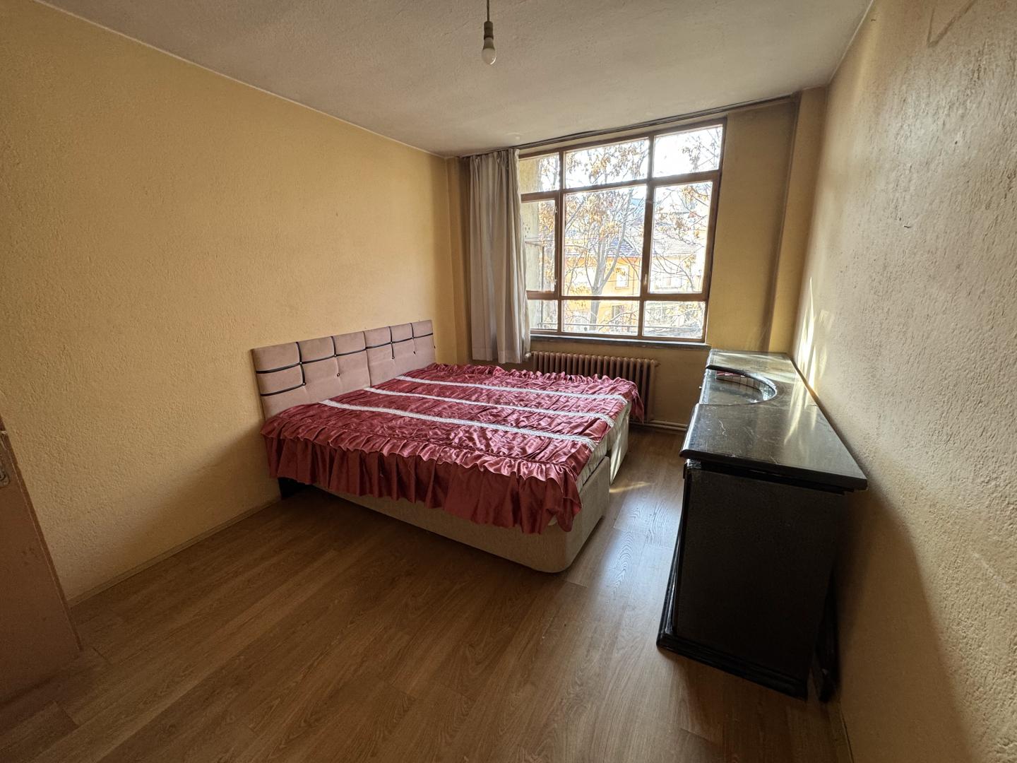 Plaza Emlak'tan Çarşı Merkezde Eşyalı Kiralık Geniş Daire - Resim 12