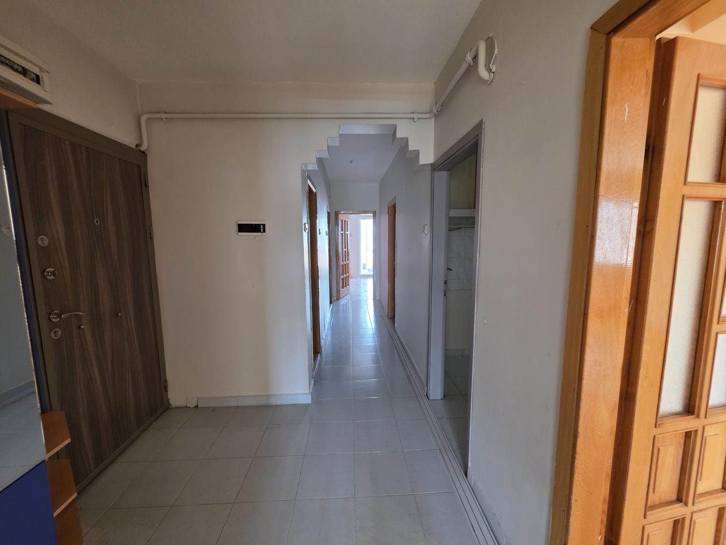 Plaza Emlak'tan Cezaevi Karşısı AraKat Güney Cephe Kiralık - Resim 17
