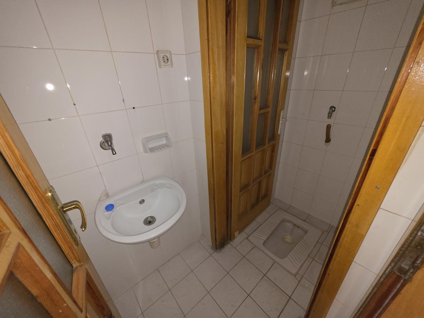 Plaza Emlak'tan Cezaevi Karşısı AraKat Güney Cephe Kiralık - Resim 32