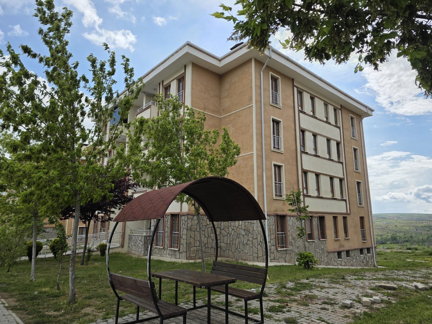 Plaza'dan İscehisar Kurtuluş Toki'de Acil Satılık 2+1 Asansörlü