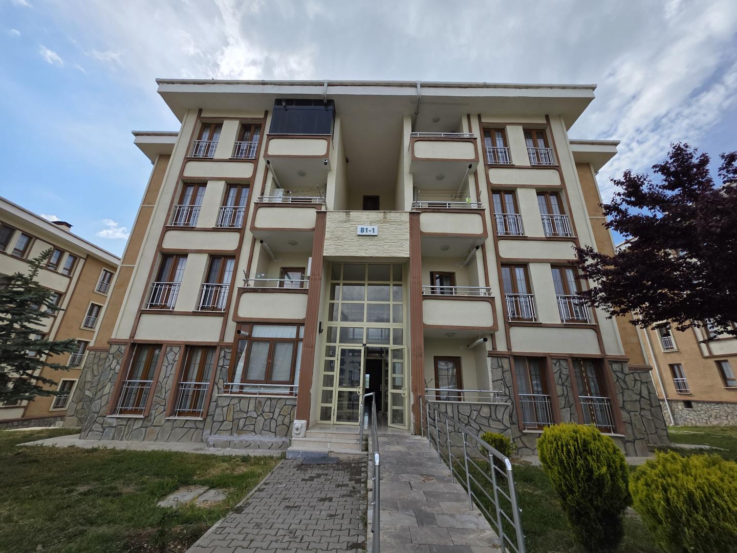 Plaza'dan İscehisar Kurtuluş Toki'de Acil Satılık 2+1 Asansörlü - Resim 2