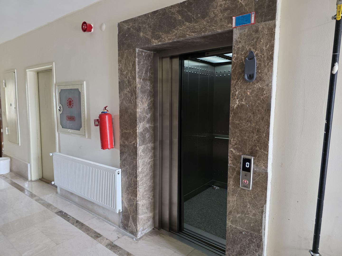 Plaza'dan İscehisar Kurtuluş Toki'de Acil Satılık 2+1 Asansörlü - Resim 3