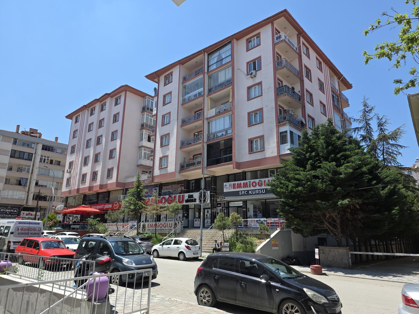 Plaza'dan Kapalı Otoparklı Konforlu Lüks Kiralık 3+1 Daire