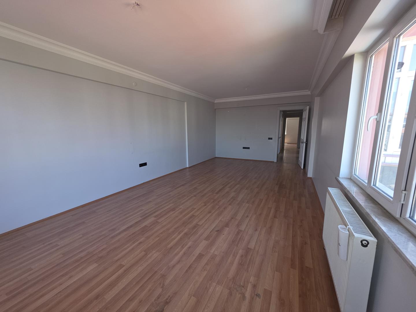 Plaza'dan Kapalı Otoparklı Konforlu Lüks Kiralık 3+1 Daire - Resim 8