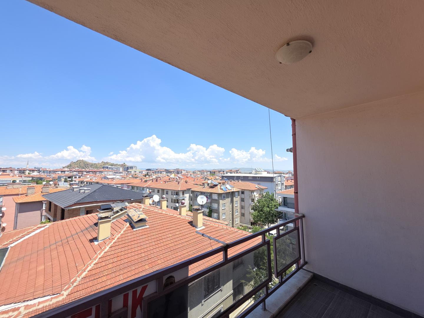 Plaza'dan Kapalı Otoparklı Konforlu Lüks Kiralık 3+1 Daire - Resim 9