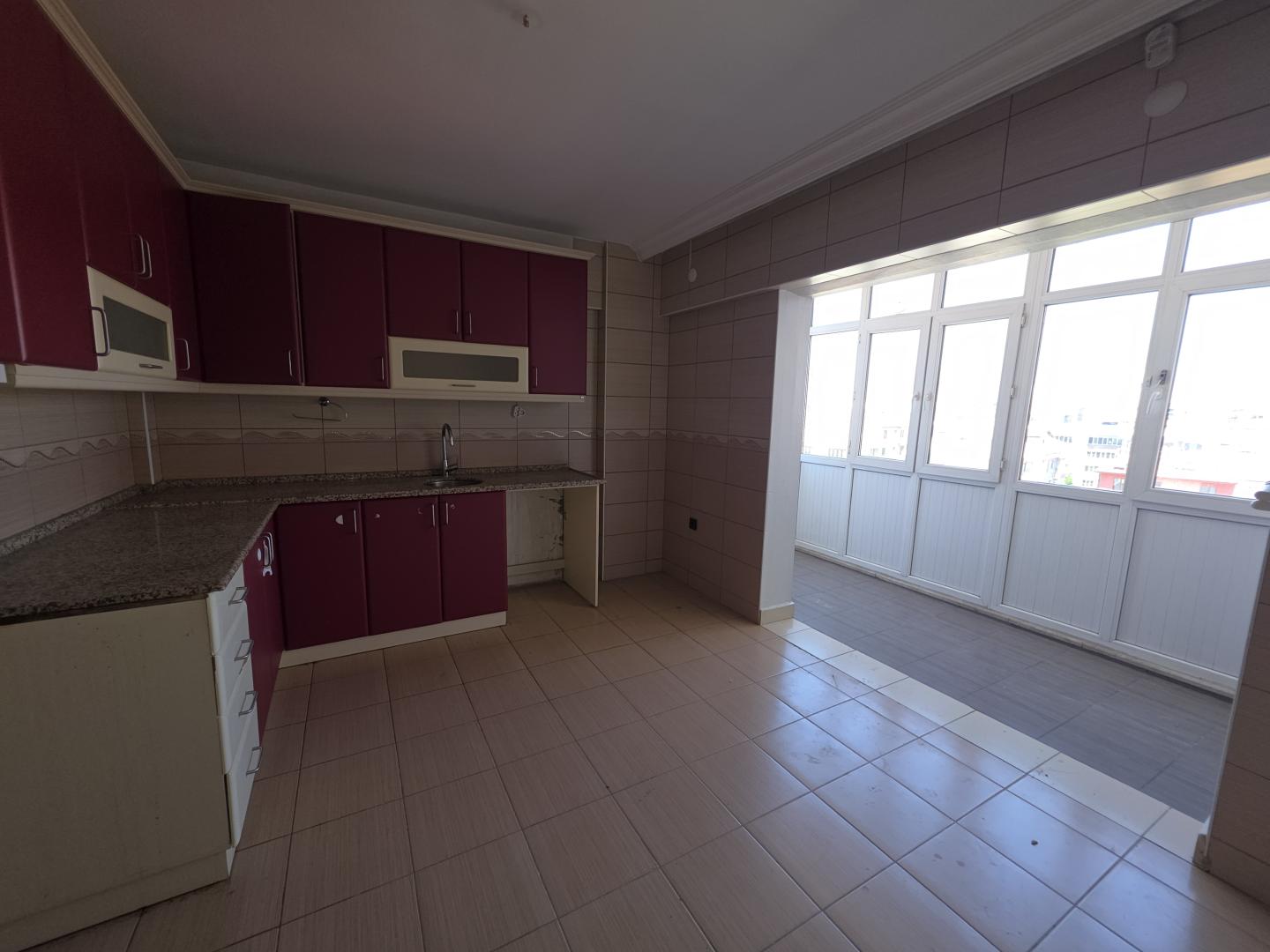 Plaza'dan Kapalı Otoparklı Konforlu Lüks Kiralık 3+1 Daire - Resim 12