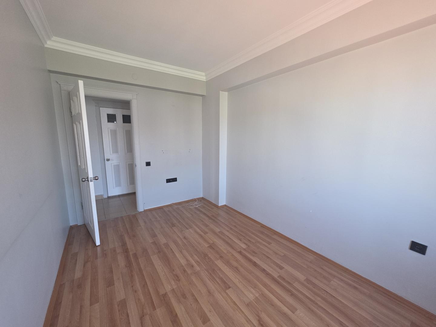 Plaza'dan Kapalı Otoparklı Konforlu Lüks Kiralık 3+1 Daire - Resim 17