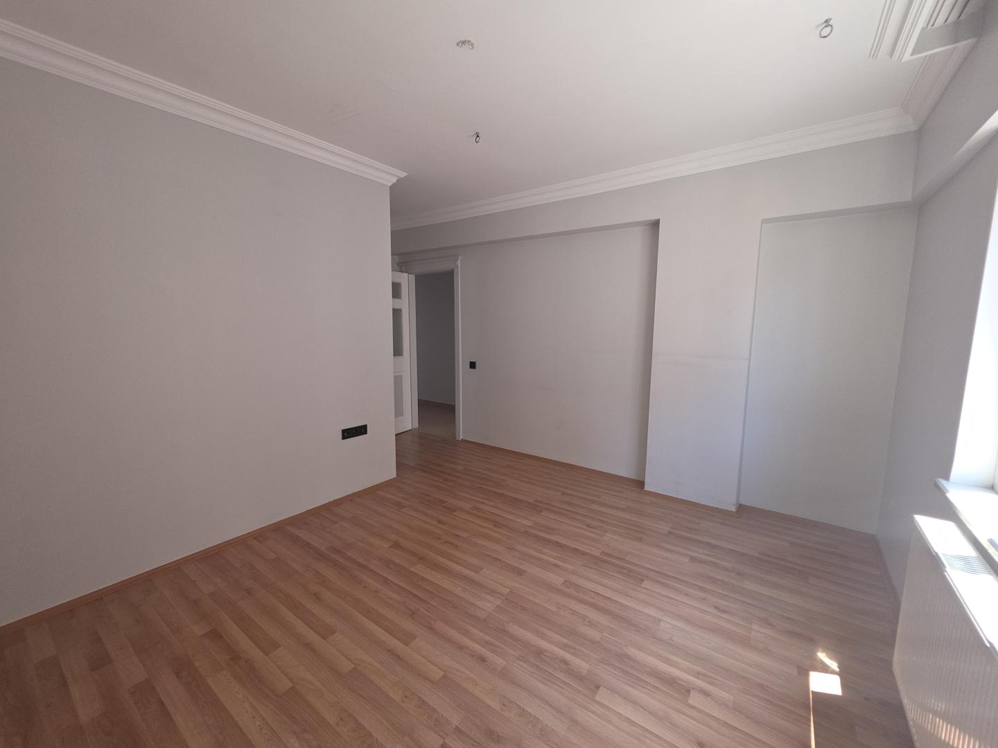 Plaza'dan Kapalı Otoparklı Konforlu Lüks Kiralık 3+1 Daire - Resim 21
