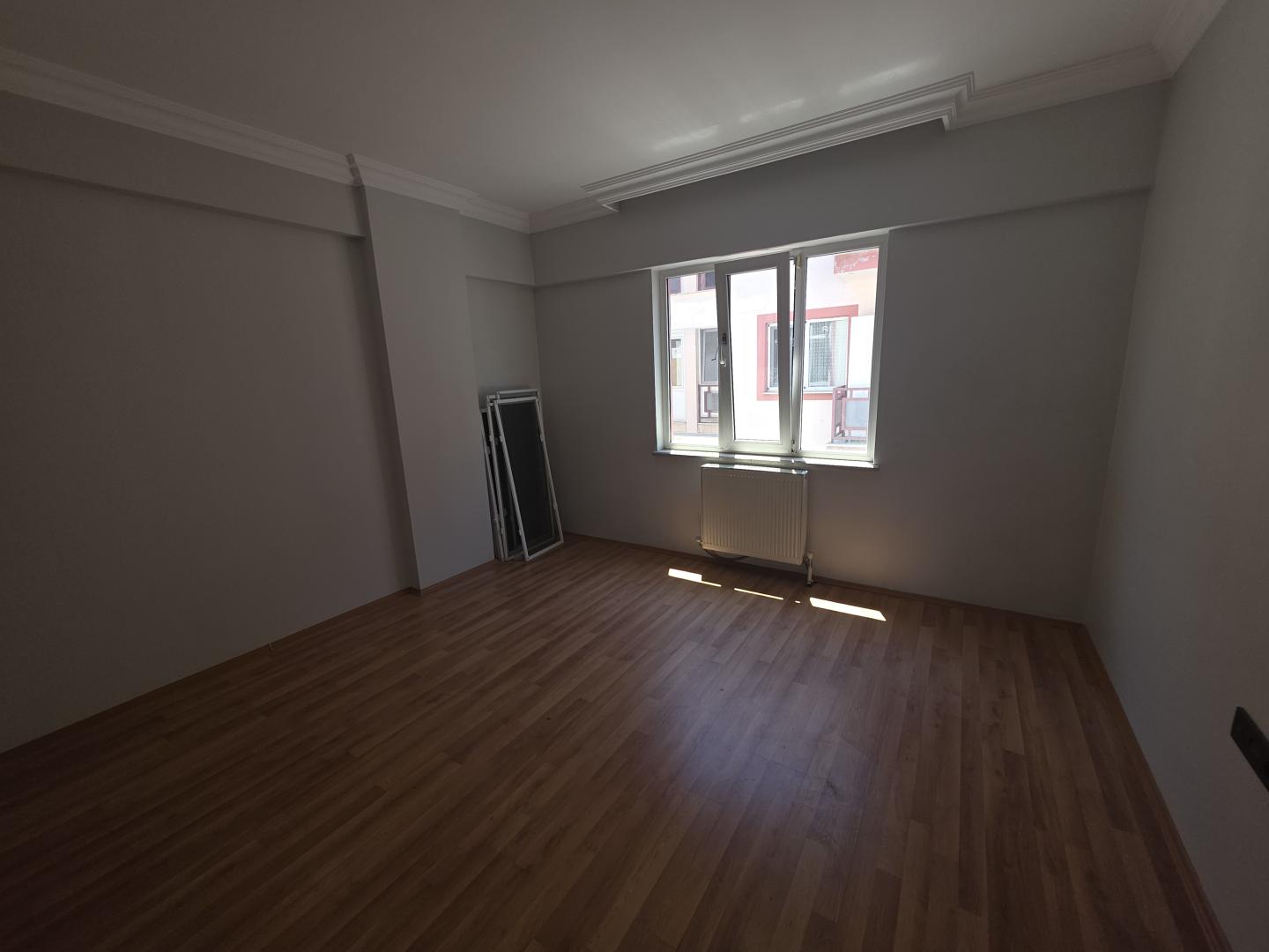 Plaza'dan Kapalı Otoparklı Konforlu Lüks Kiralık 3+1 Daire - Resim 23
