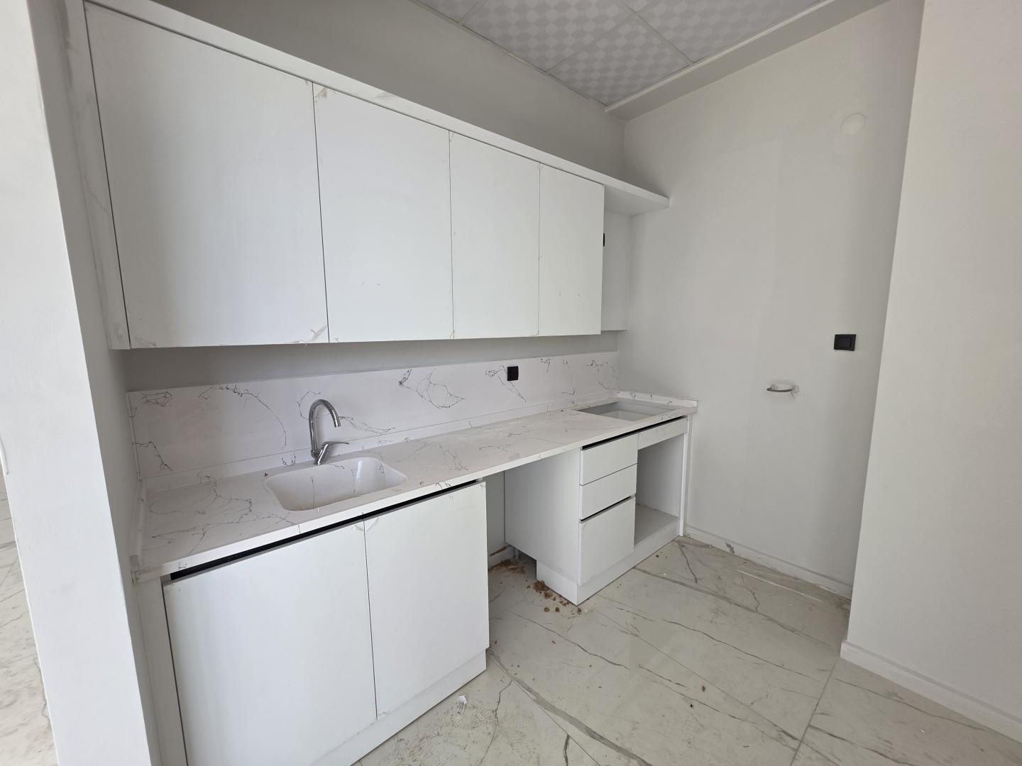 Plaza'dan AFM İş Merkezinde ParkAfyon Cepheli Kiralık Ofis - Resim 14