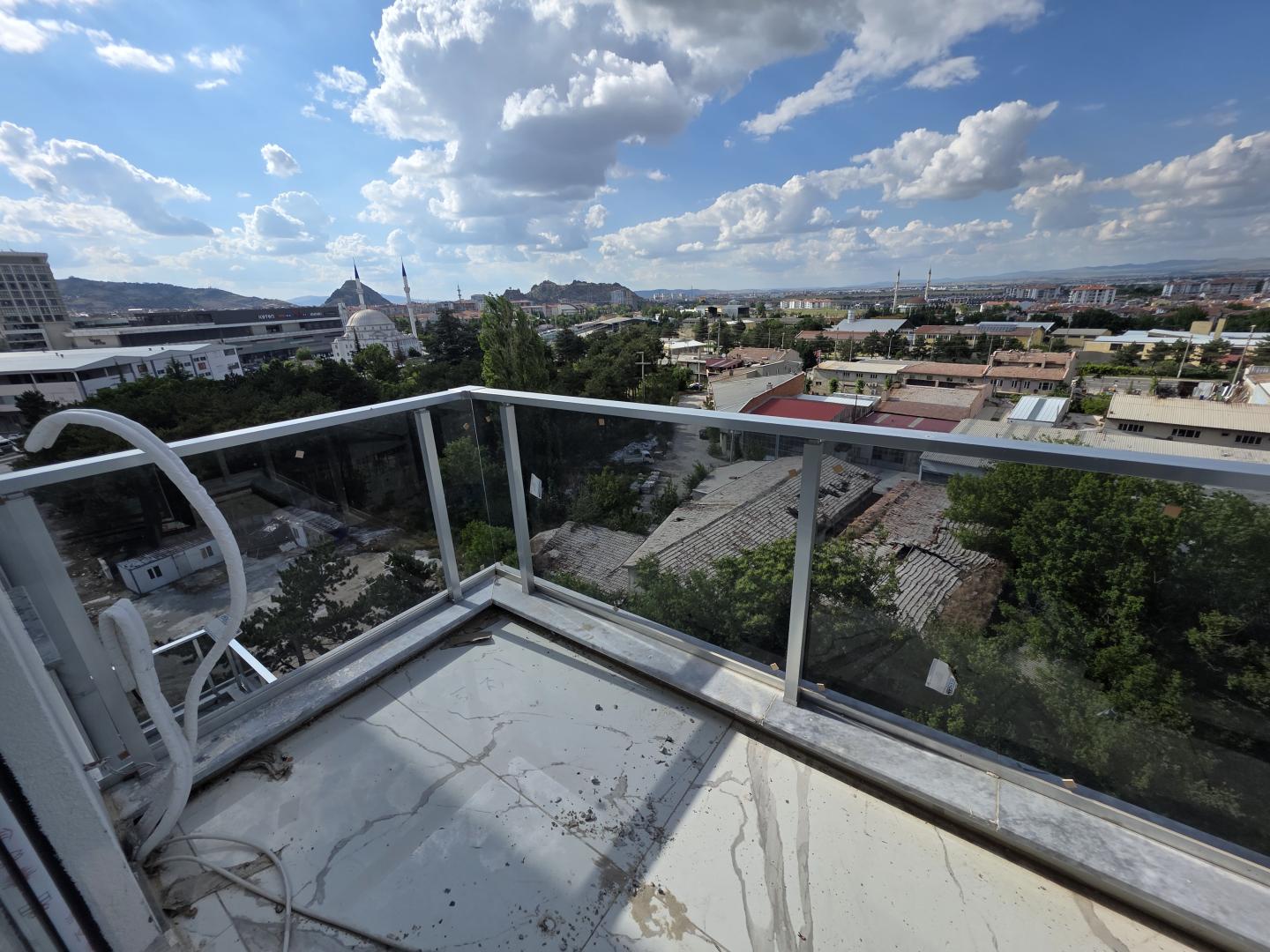 Plaza'dan AFM İş Merkezinde ParkAfyon Cepheli Kiralık Ofis - Resim 17