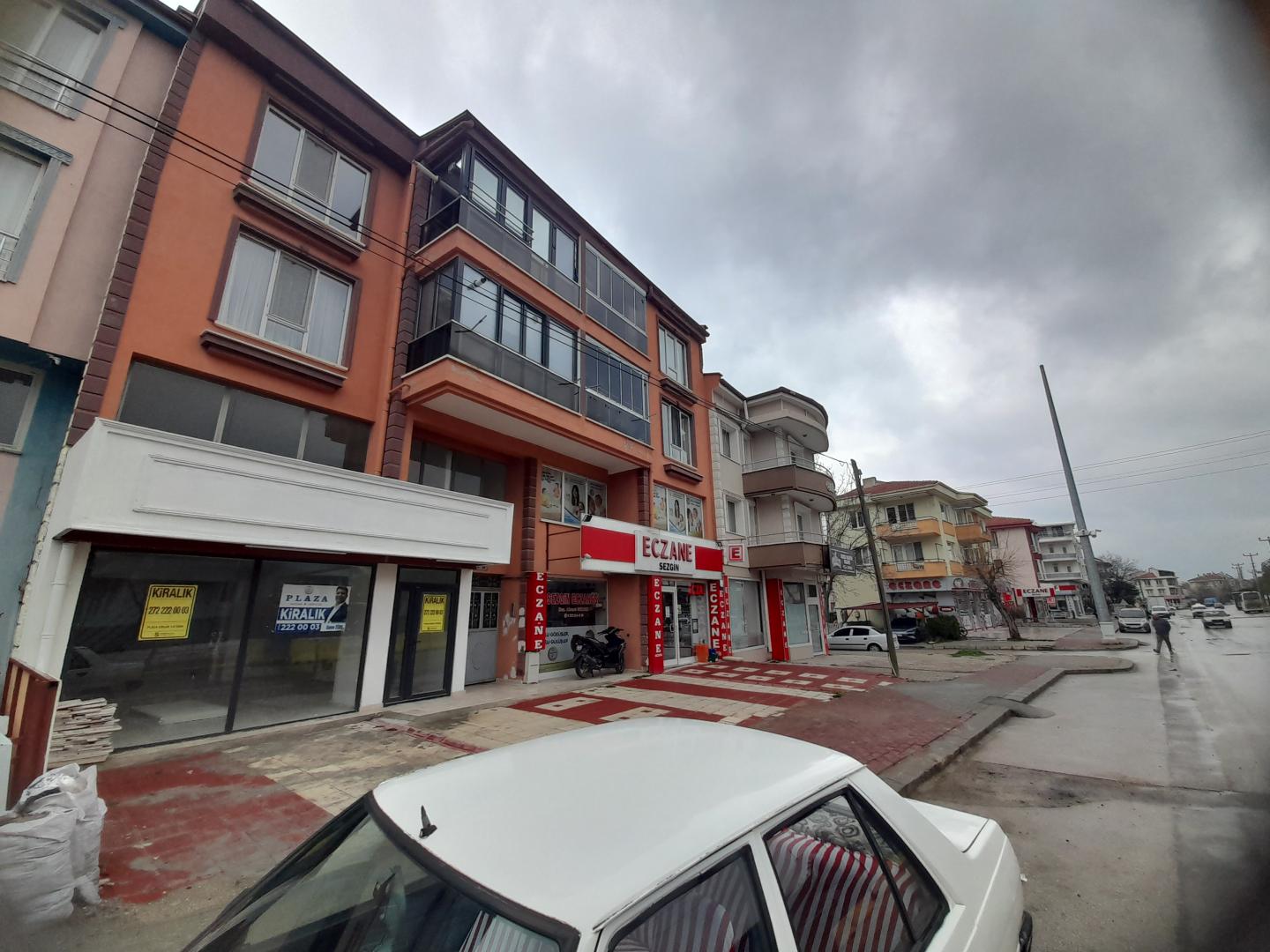 PLAZA EMLAK SAHİPATA ASM KARŞISI ECZANEYE UYGUN İÇİ YAPILI SATILIK DÜKKAN - Resim 3