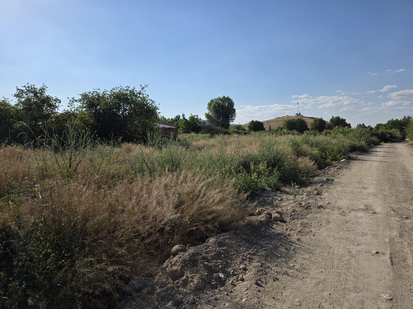 Plaza'dan Salar'da Yolu ve Elektriği Olan Köşe Fırsat Bahçe - Resim 5