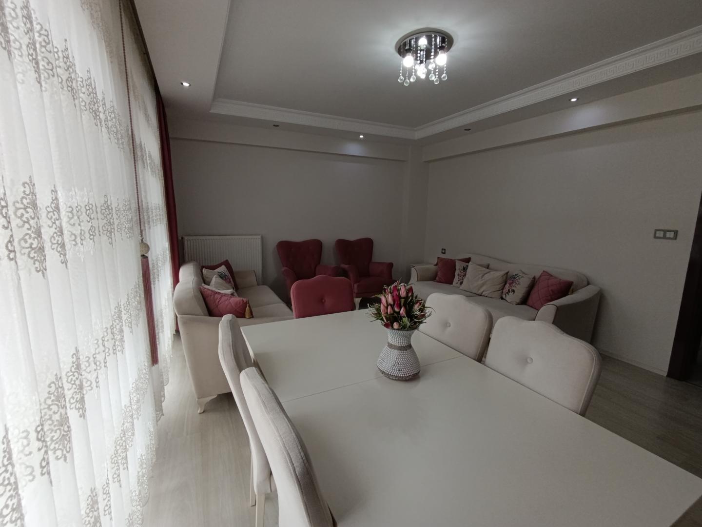 Plaza'dan Kiralık Ankastreli,Güney Cephe,Otoparklı,Kilerli 3+1 - Resim 10