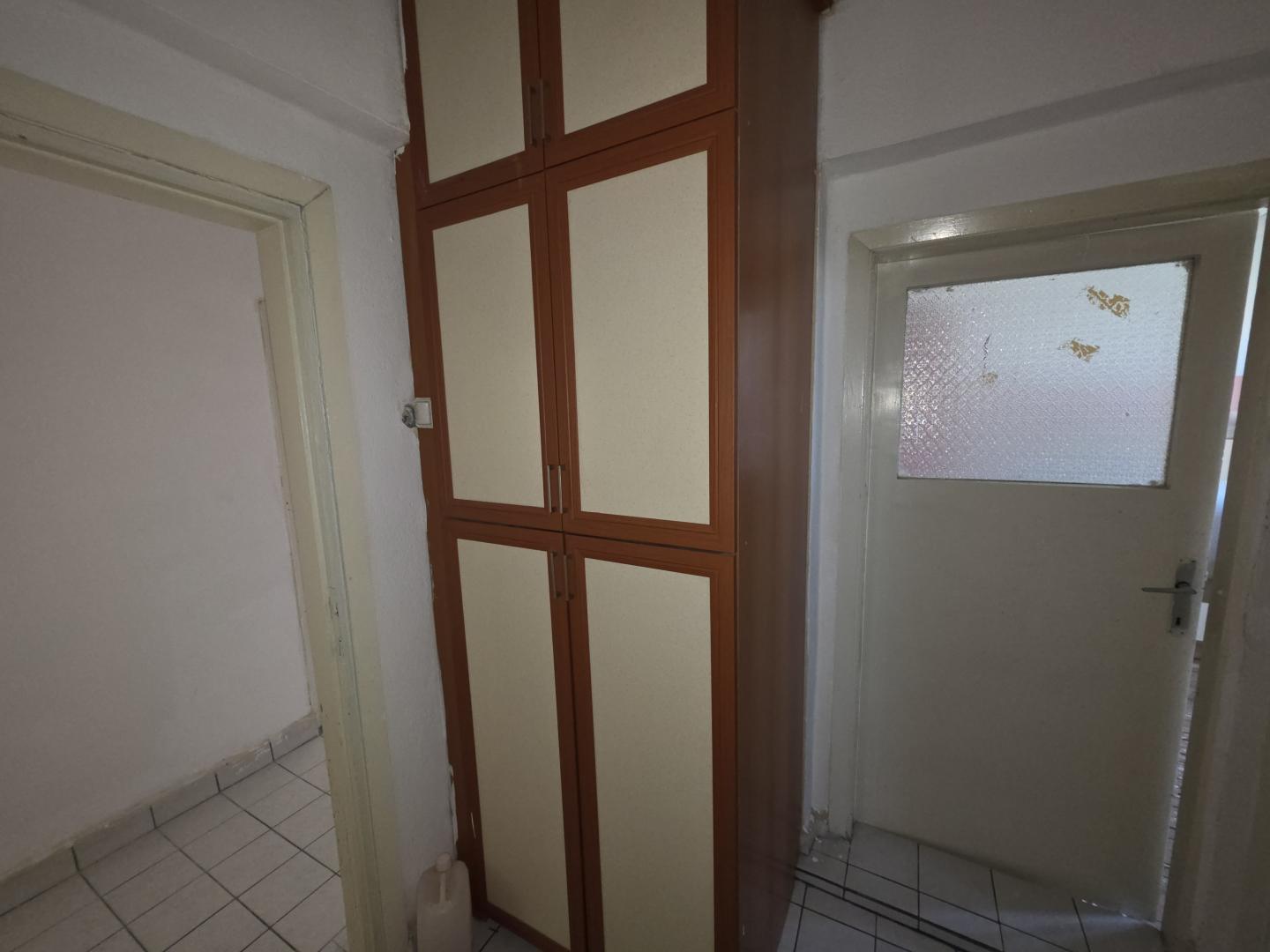 Plaza'dan Perşembe Pazarı Yakını AraKat Güney Cephe Eşyasız - Resim 17