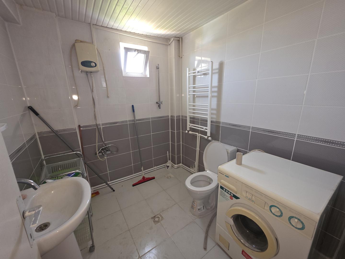Plaza'dan Perşembe Pazarı Yakını AraKat Güney Cephe Eşyasız - Resim 18