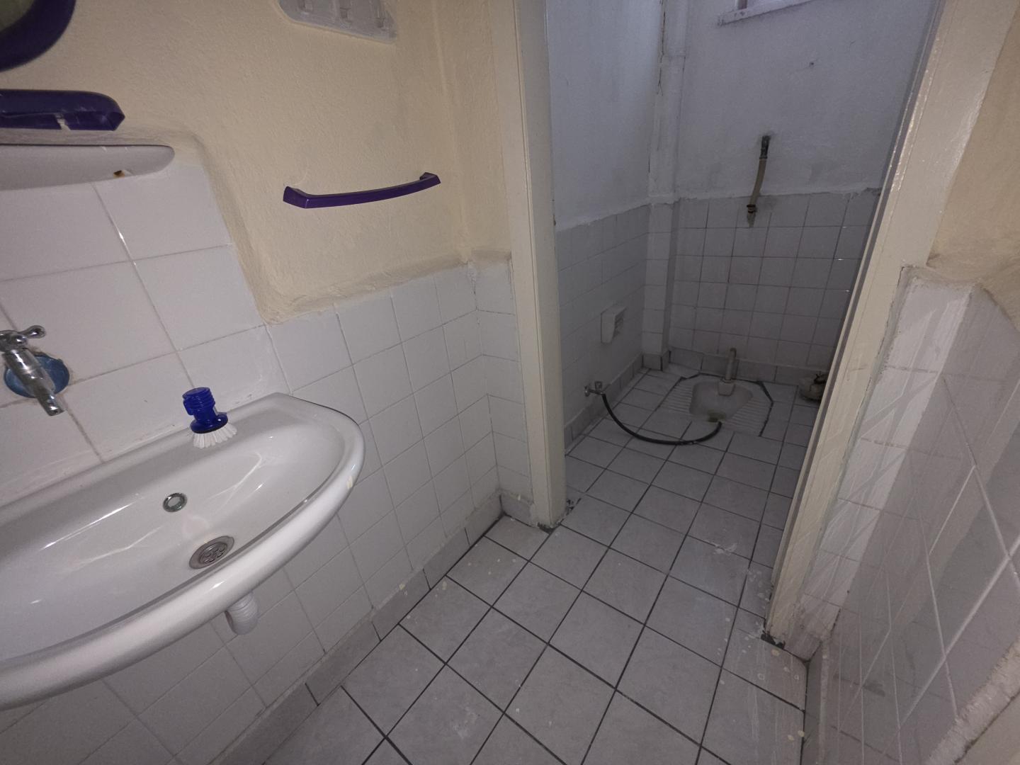 Plaza'dan Perşembe Pazarı Yakını AraKat Güney Cephe Eşyasız - Resim 20