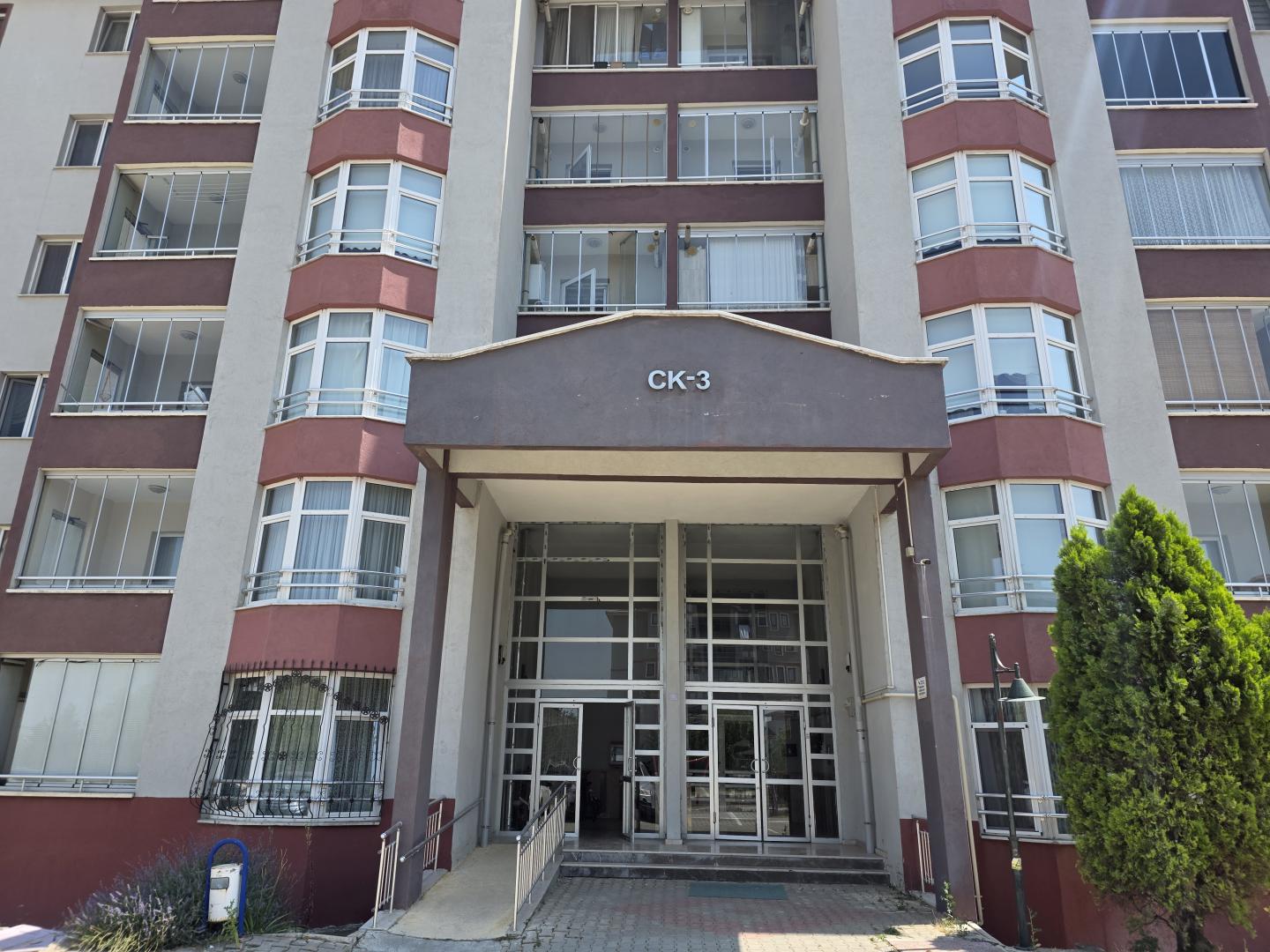 Plaza'dan İçi Yapılı Masrafsız AraKat Güney Cephe 4+1 Acil - Resim 2