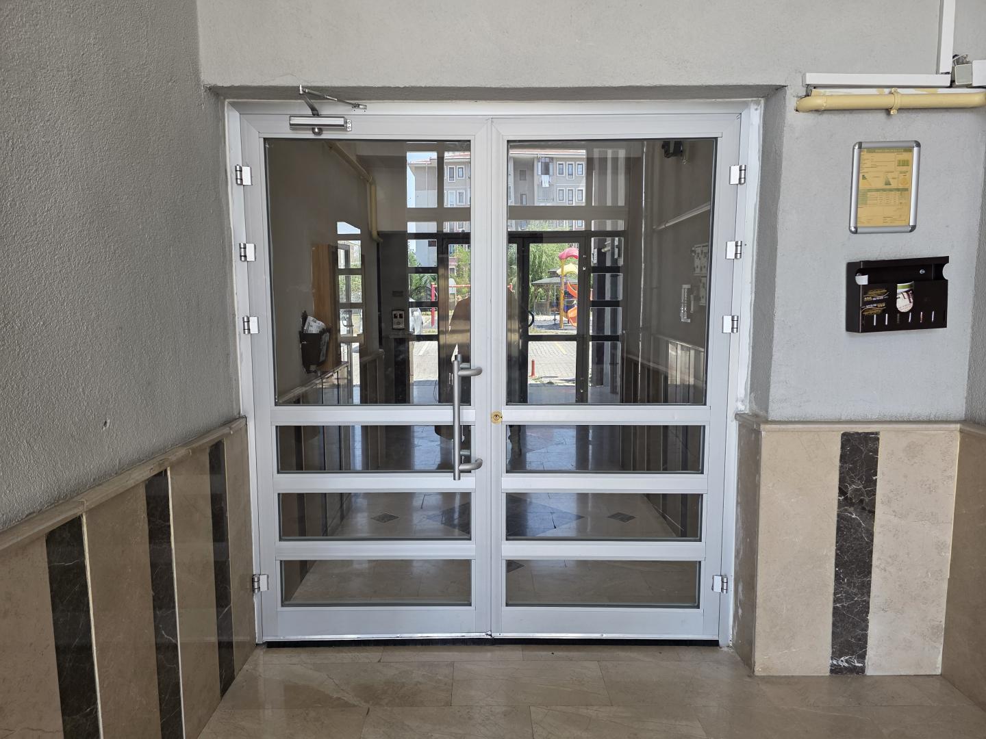 Plaza'dan İçi Yapılı Masrafsız AraKat Güney Cephe 4+1 Acil - Resim 3