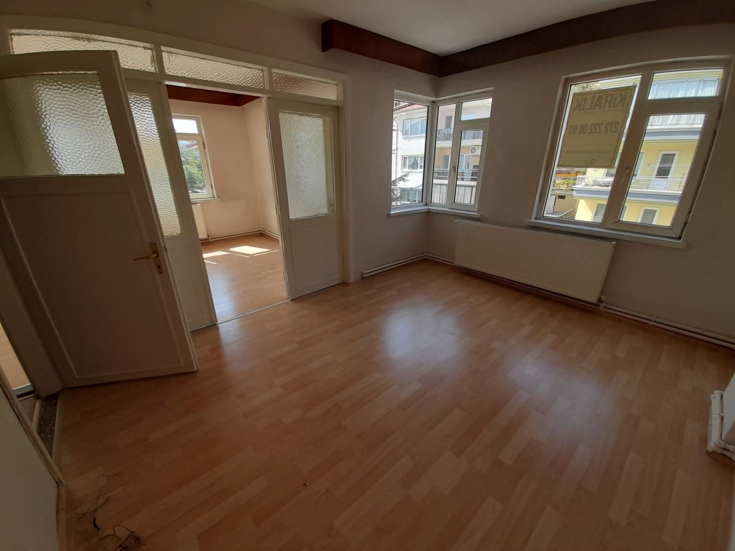 PLAZA EMLAK ZAFER M. ARAKAT BAKIMLI KİRALIK  3+1 DAİRE - Resim 9