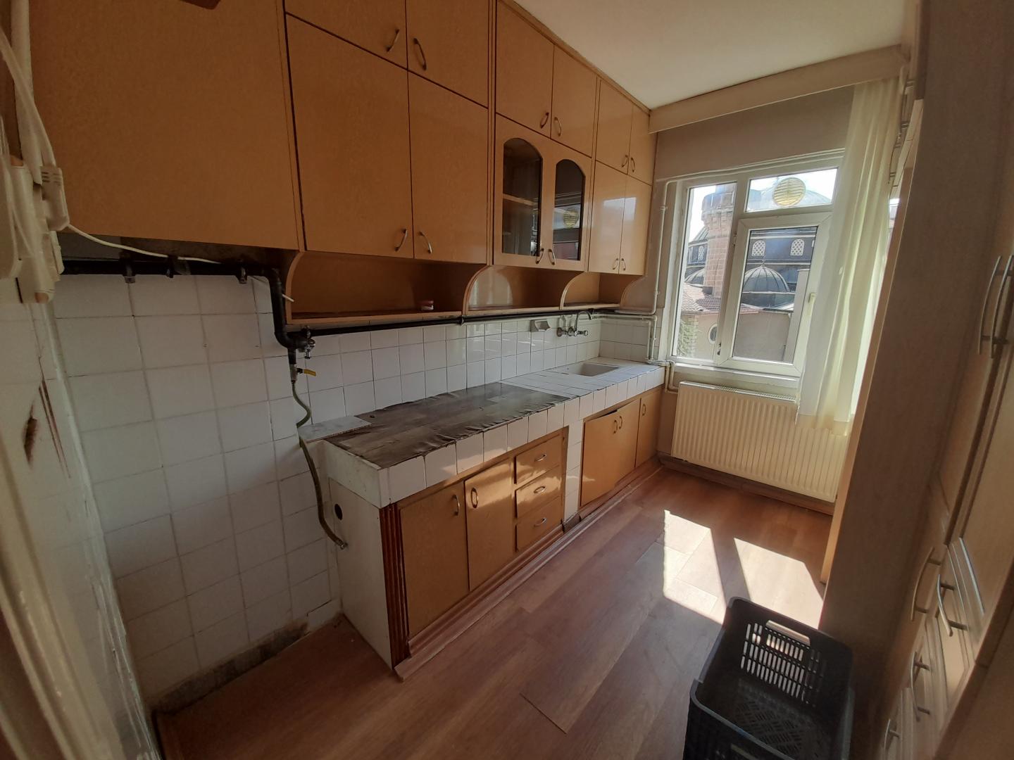 PLAZA EMLAK ZAFER M. ARAKAT BAKIMLI KİRALIK  3+1 DAİRE - Resim 14