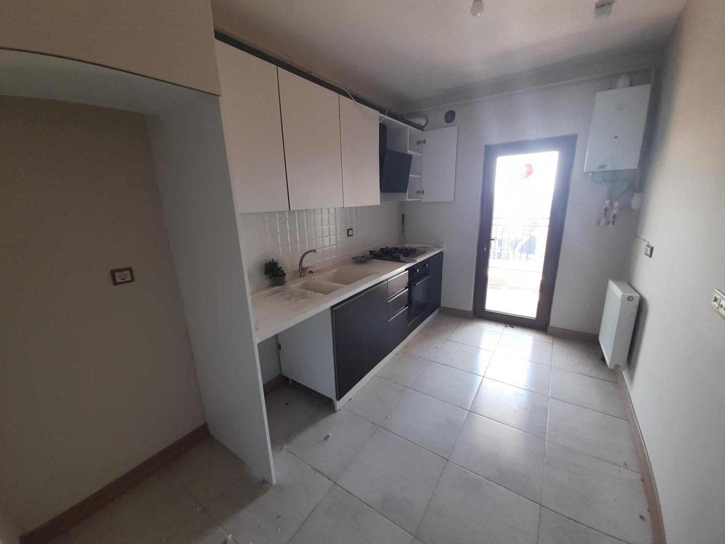 Plaza emlak  battal gazi tokilerde polis okulu yanında önü  açık liralık 2+1 daire - Resim 16