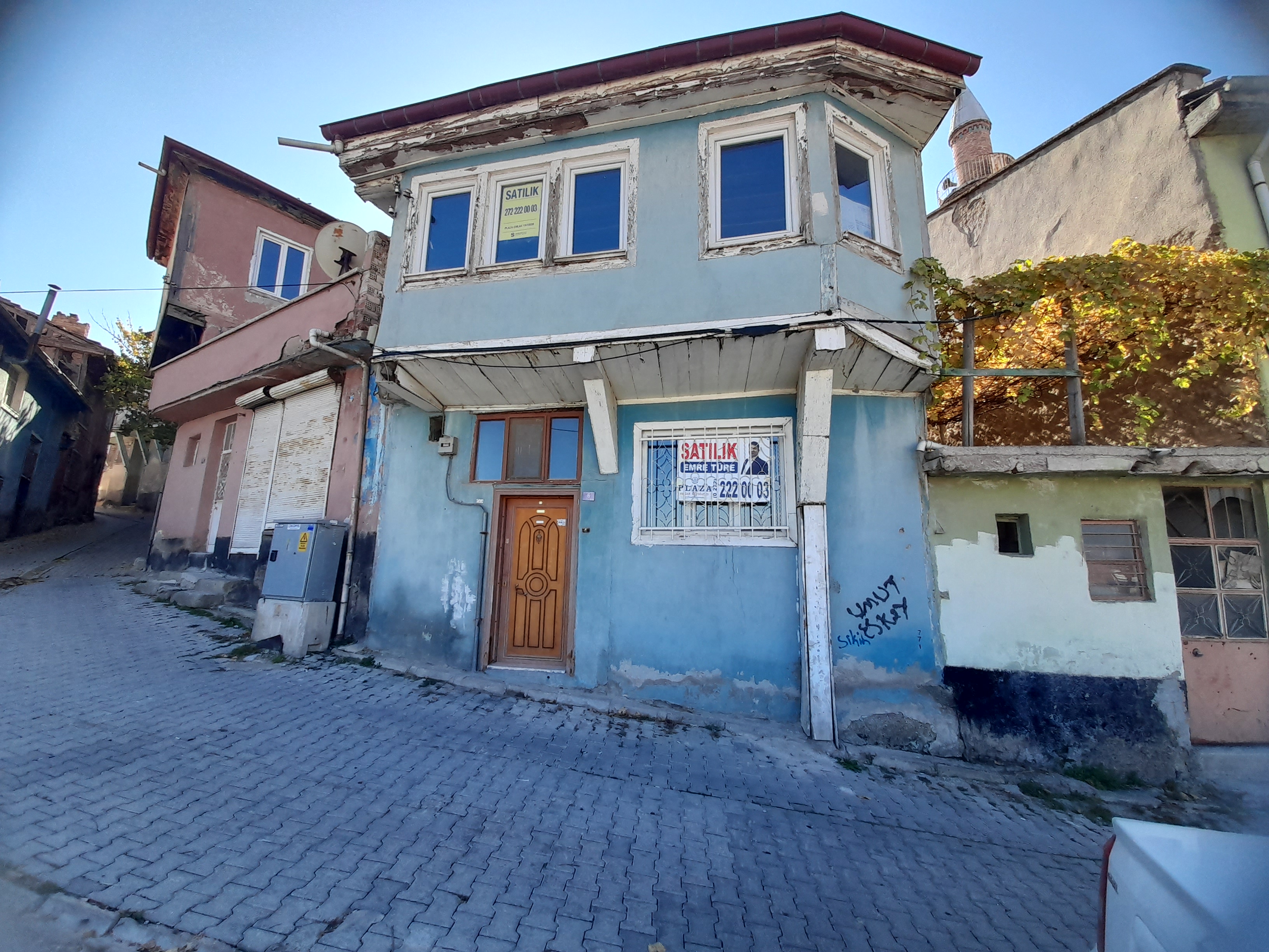 PLAZA EMLAK FAKIPAŞA MAHALLESİNDE SATILIK GENİŞ MÜSTAKİL EV